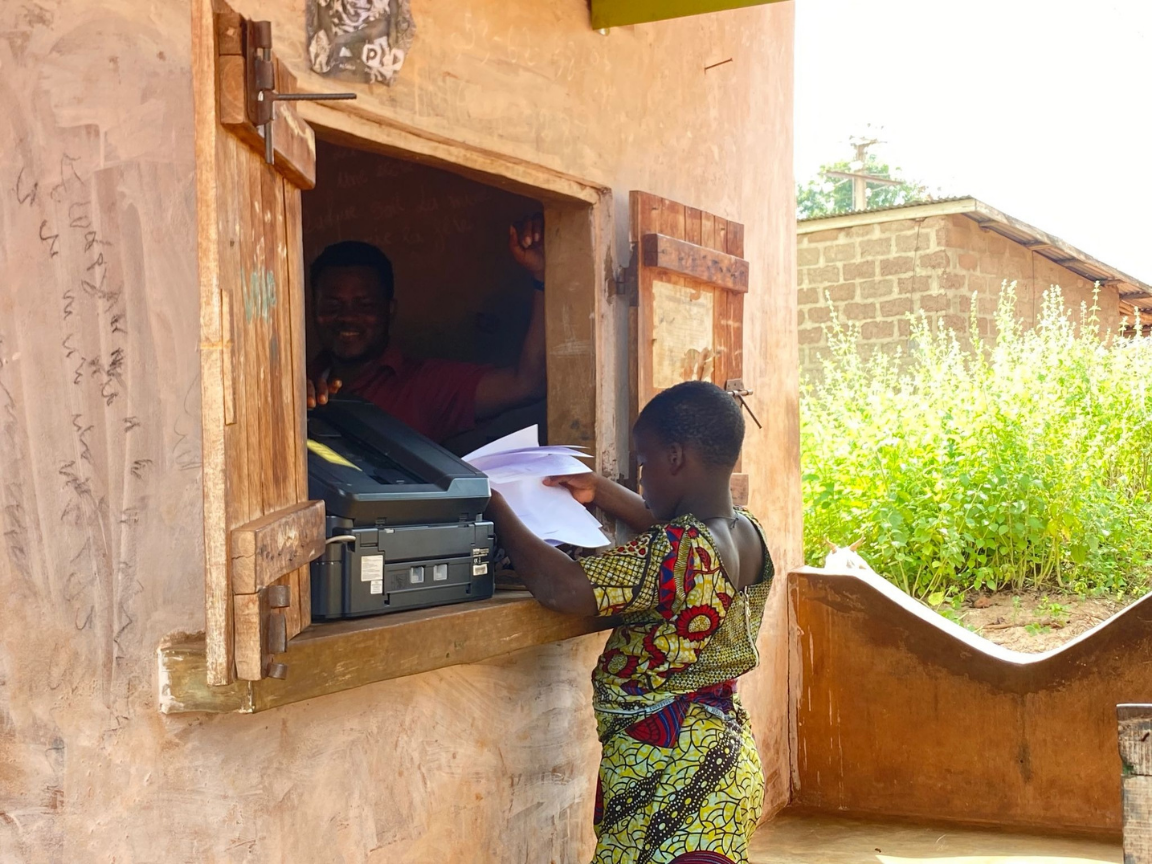 Community member using a local printing service